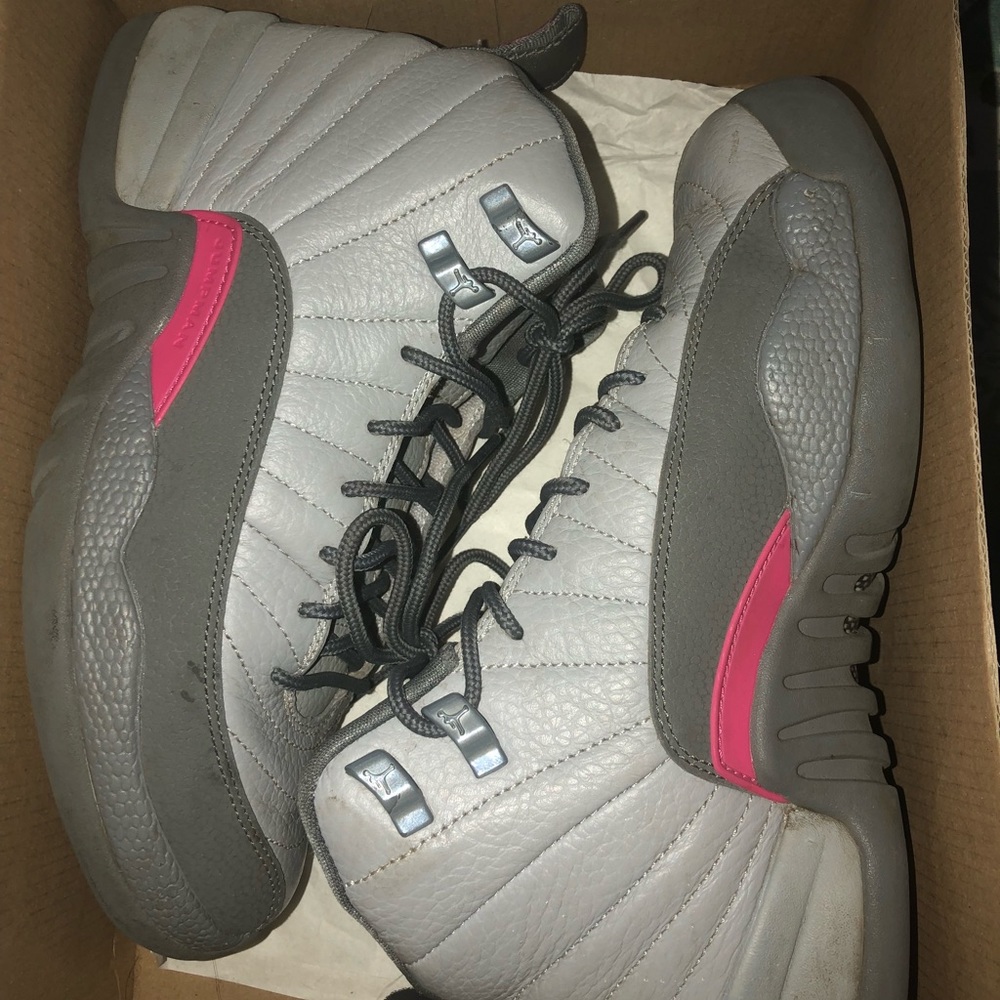 Shoes - Picture 4 of 5